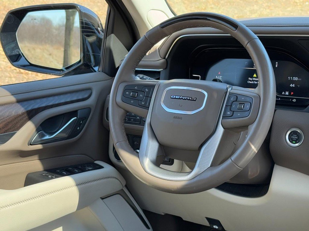 Used 2024 GMC Yukon XL Denali w/ Advanced Technology Package image 13
