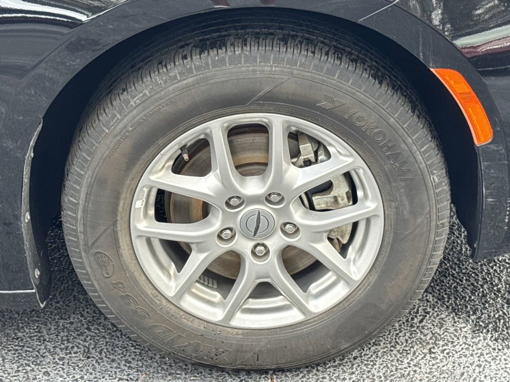 Used 2024 Chrysler Pacifica Touring-L image 12