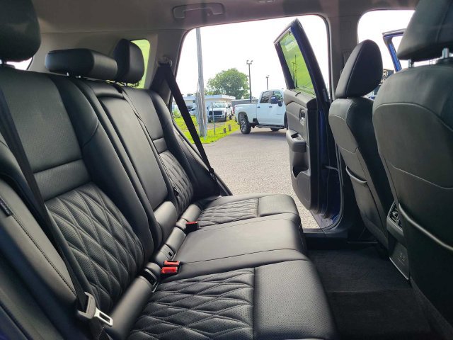 Used 2023 Nissan Rogue Platinum AWD/4WD image 21