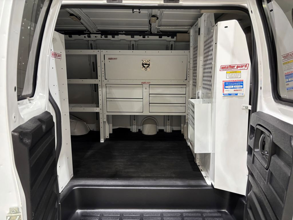 Used 2017 Chevrolet Express 2500 image 18