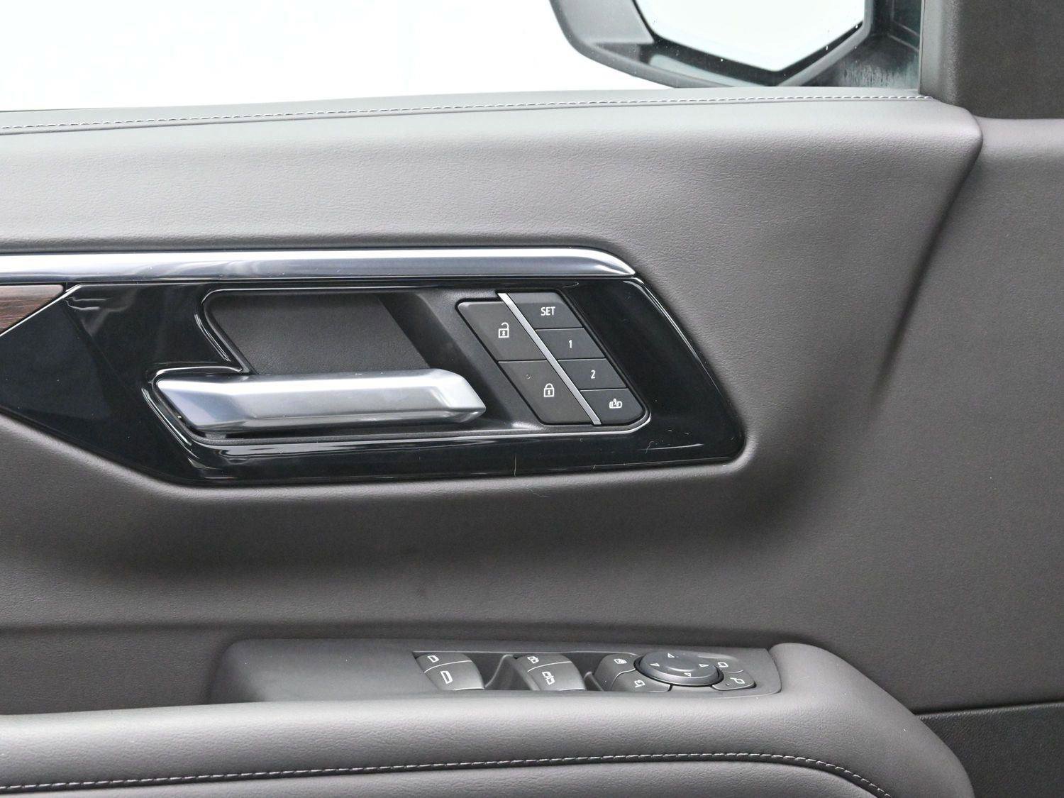 Used 2025 Chevrolet Tahoe Z71 w/ Z71 Off-Road Package image 14