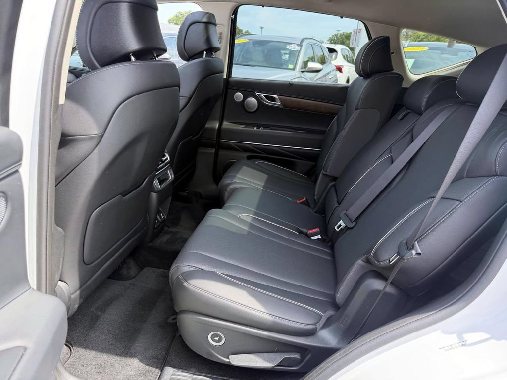 Certified 2025 Genesis GV80 3.5T Advanced AWD/4WD image 13