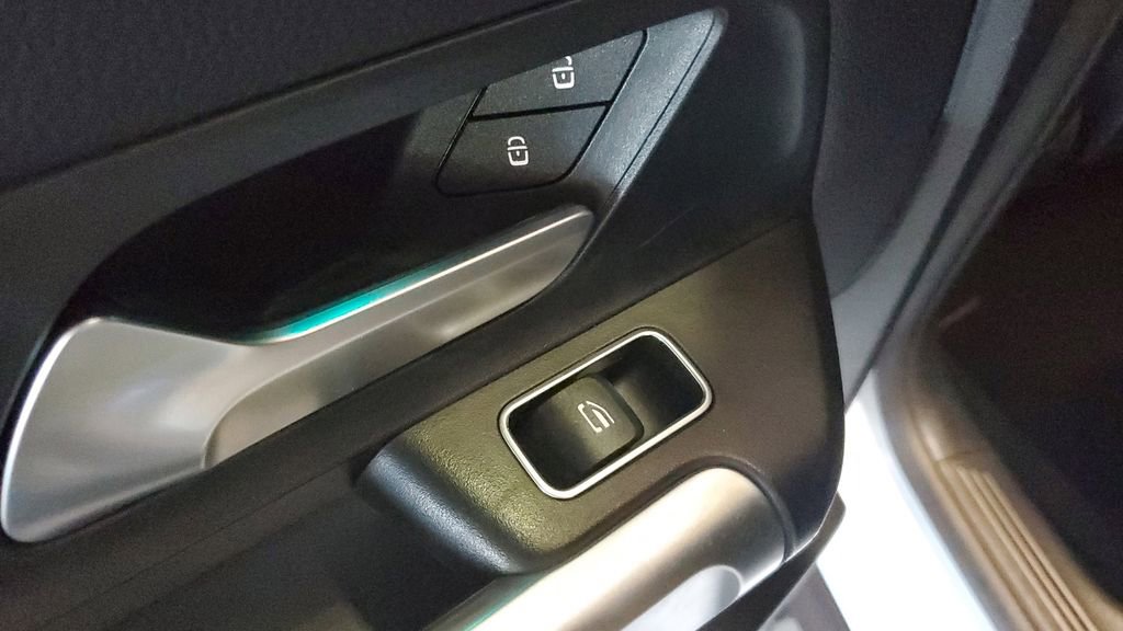 Used 2022 Mercedes-Benz GLB 35 AMG 4MATIC image 19