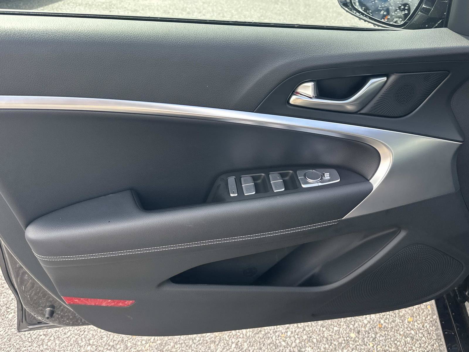 Used 2026 Genesis G70 2.5T RWD image 33