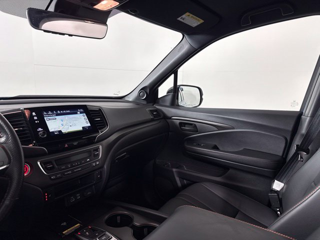 Used 2025 Honda Passport TrailSport image 29