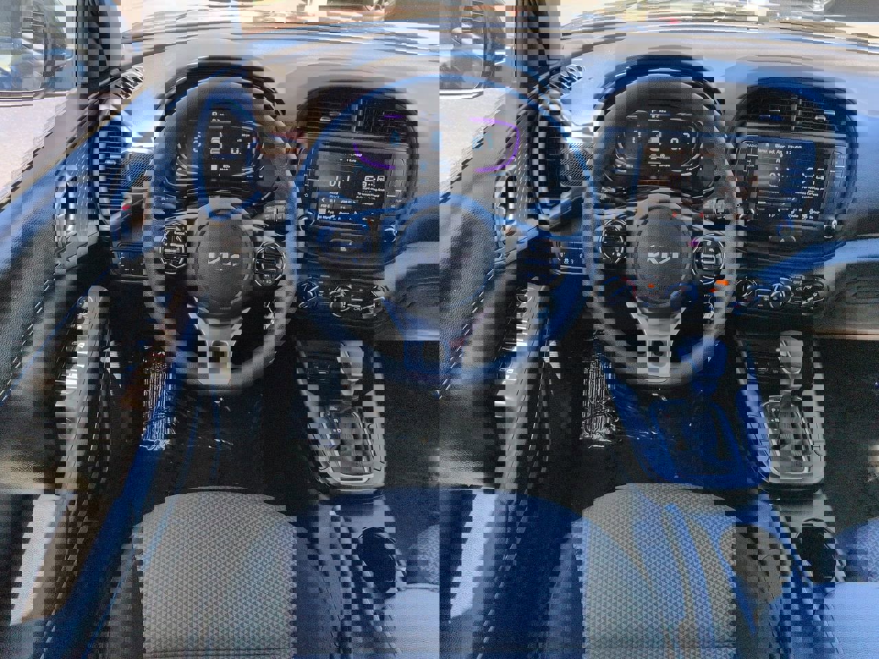 Used 2025 Kia Soul LX image 16