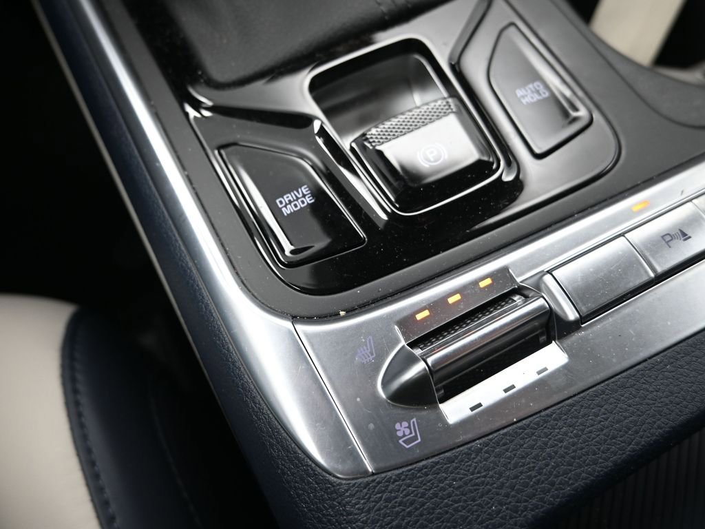 New 2025 Kia Carnival SX w/ SX Dark Edition Package image 24