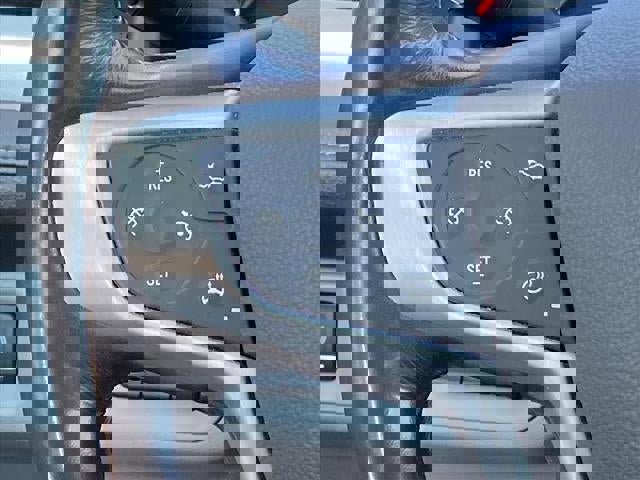 Certified 2022 GMC Acadia SLT w/ Technology Package image 8