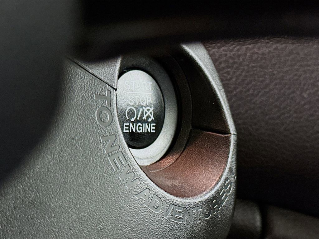 Used 2021 Jeep Renegade Limited image 20