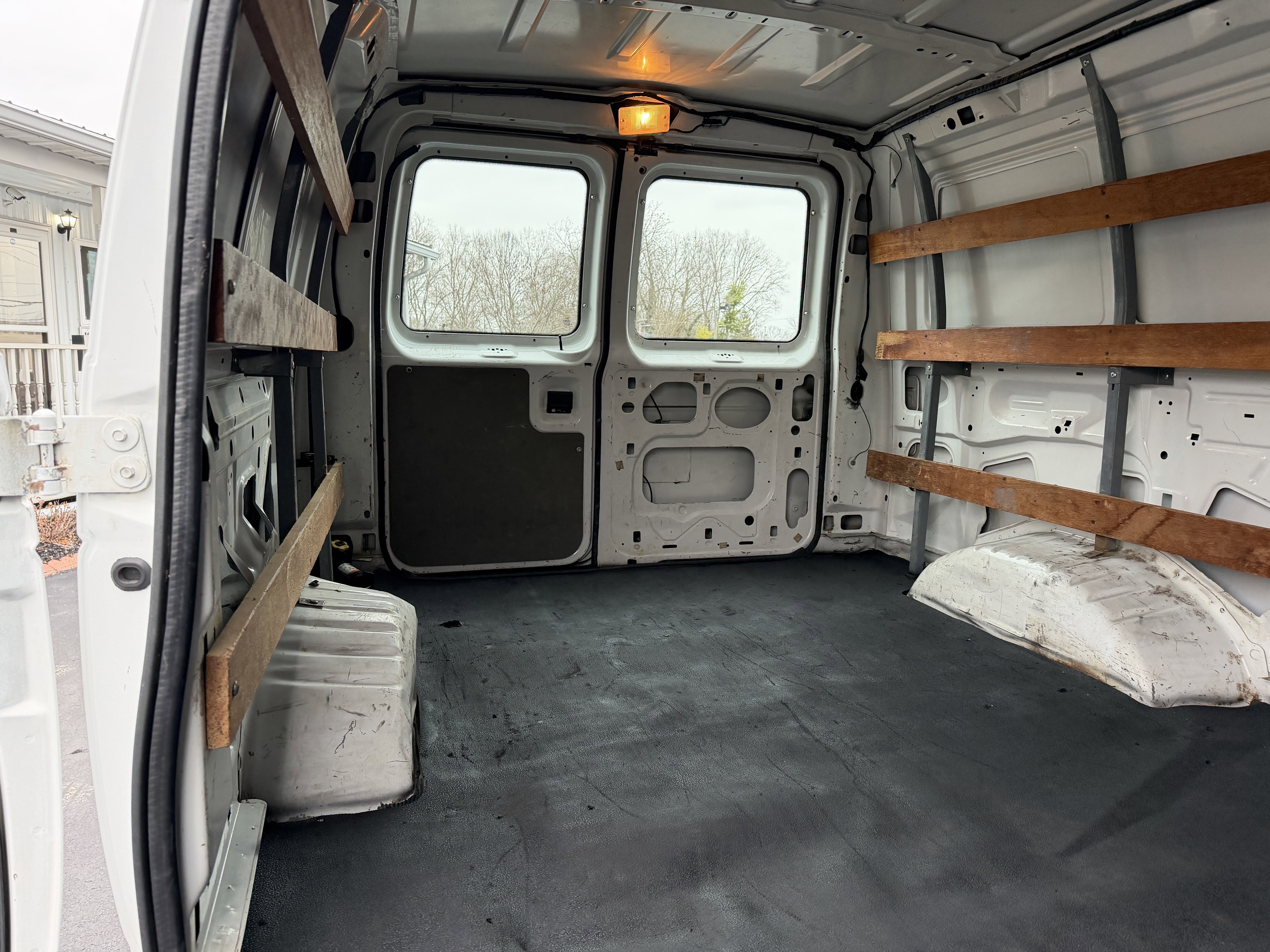 Used 2006 Ford E-250 and Econoline 250 image 18