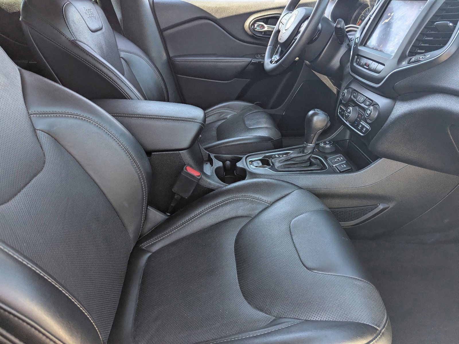 Used 2023 Jeep Cherokee Altitude Lux image 12