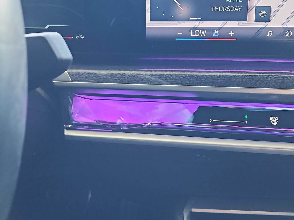 Used 2023 BMW 740i w/ Executive Package image 23