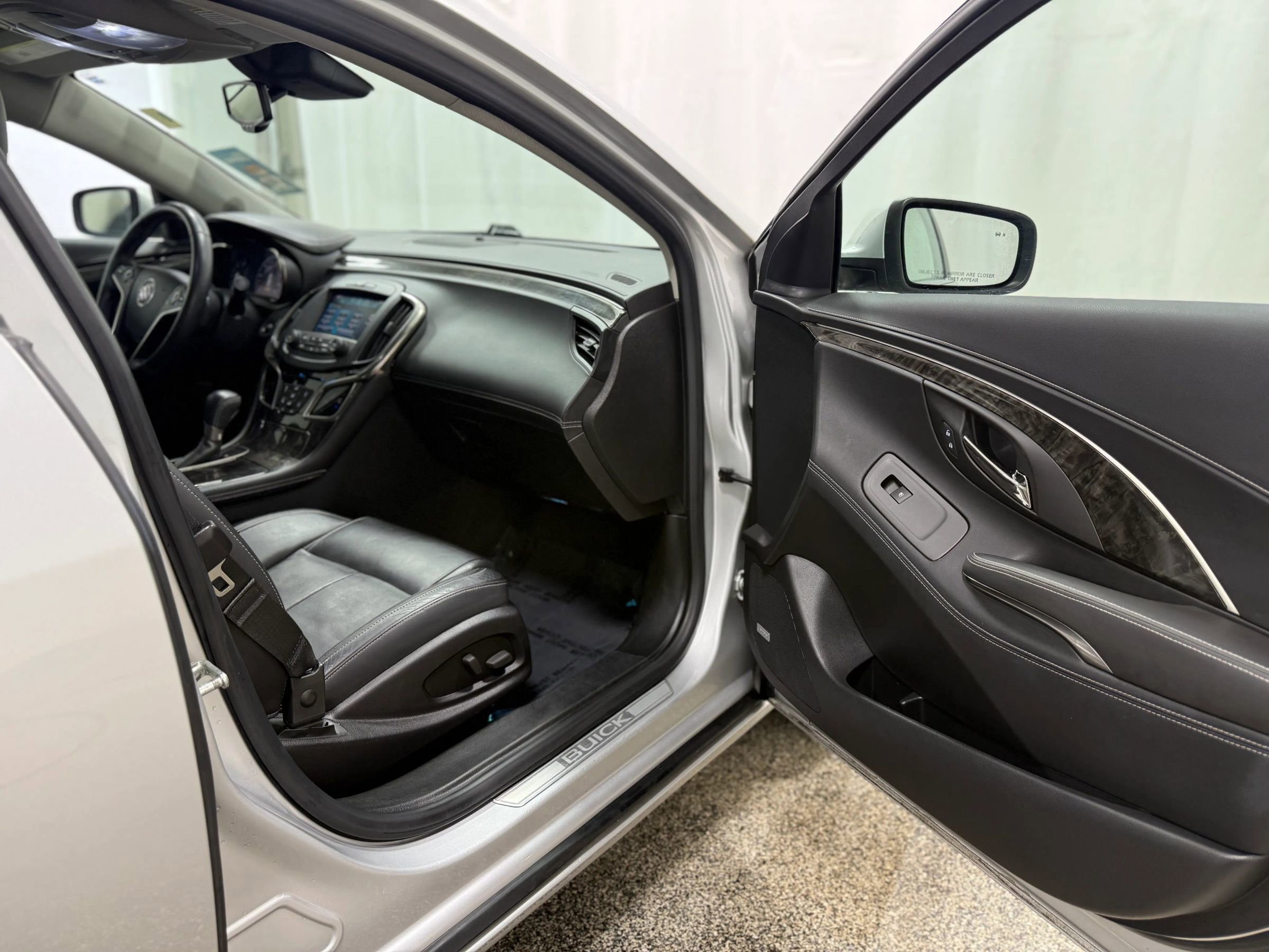 Used 2014 Buick LaCrosse Leather w/ Driver Confidence Package image 24