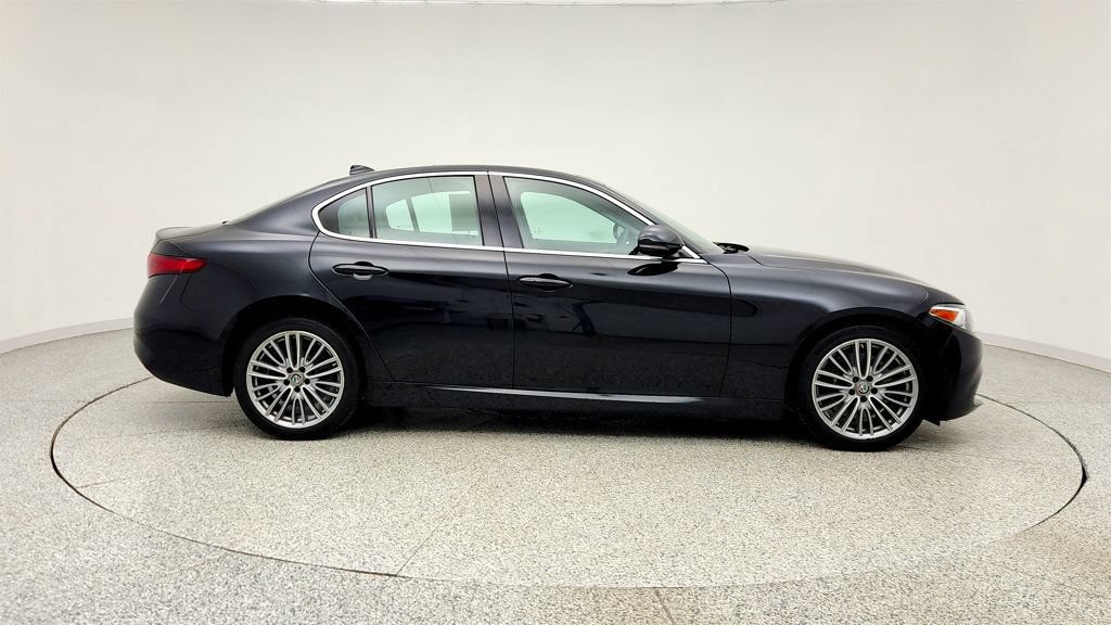 Used 2018 Alfa Romeo Giulia Ti w/ Quick Order Package 22X Lusso AWD/4WD image 4