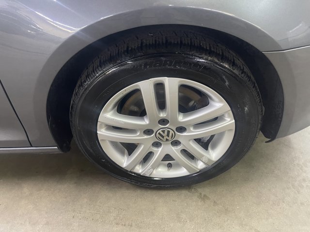 Used 2010 Volkswagen Jetta TDI FWD image 13
