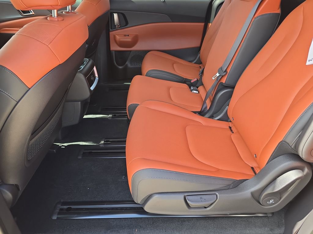 New 2026 Kia Carnival EX image 17