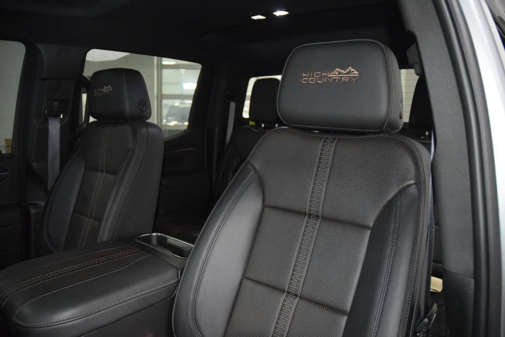 Used 2026 Chevrolet Silverado 1500 High Country w/ Technology Package AWD/4WD image 38