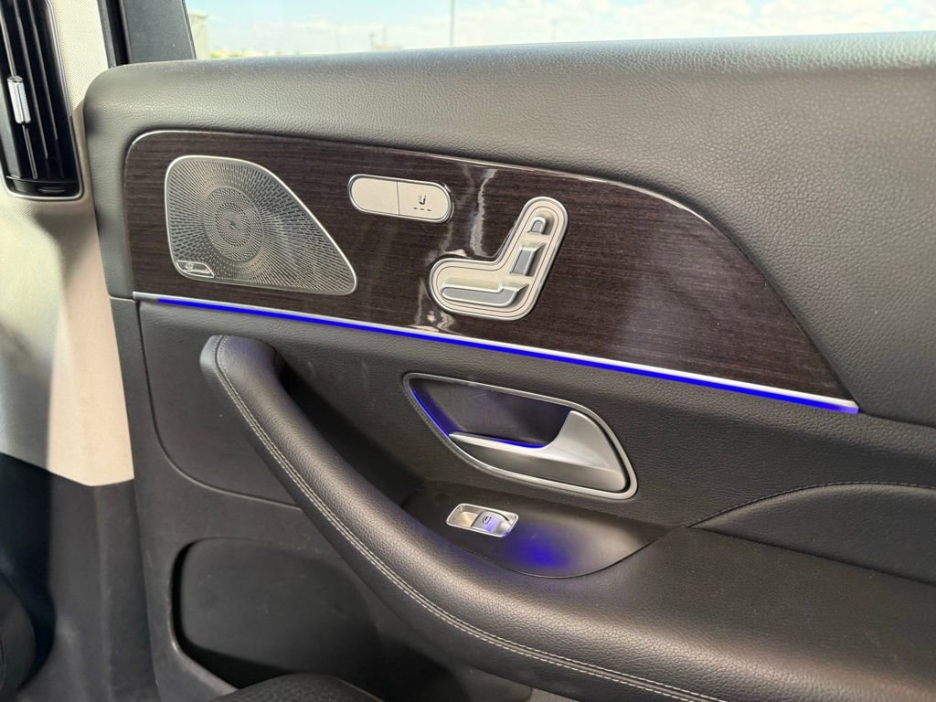 Used 2022 Mercedes-Benz GLS 450 4MATIC image 16