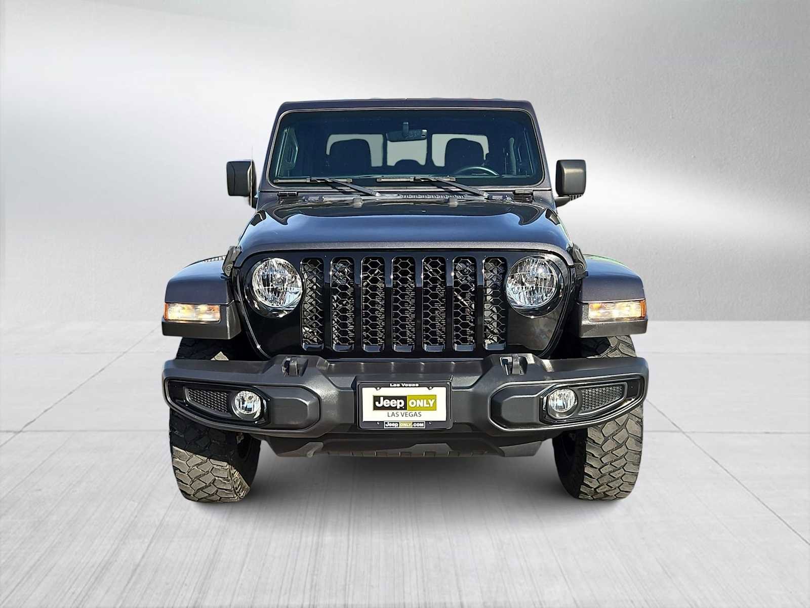 Used 2022 Jeep Gladiator Sport image 3