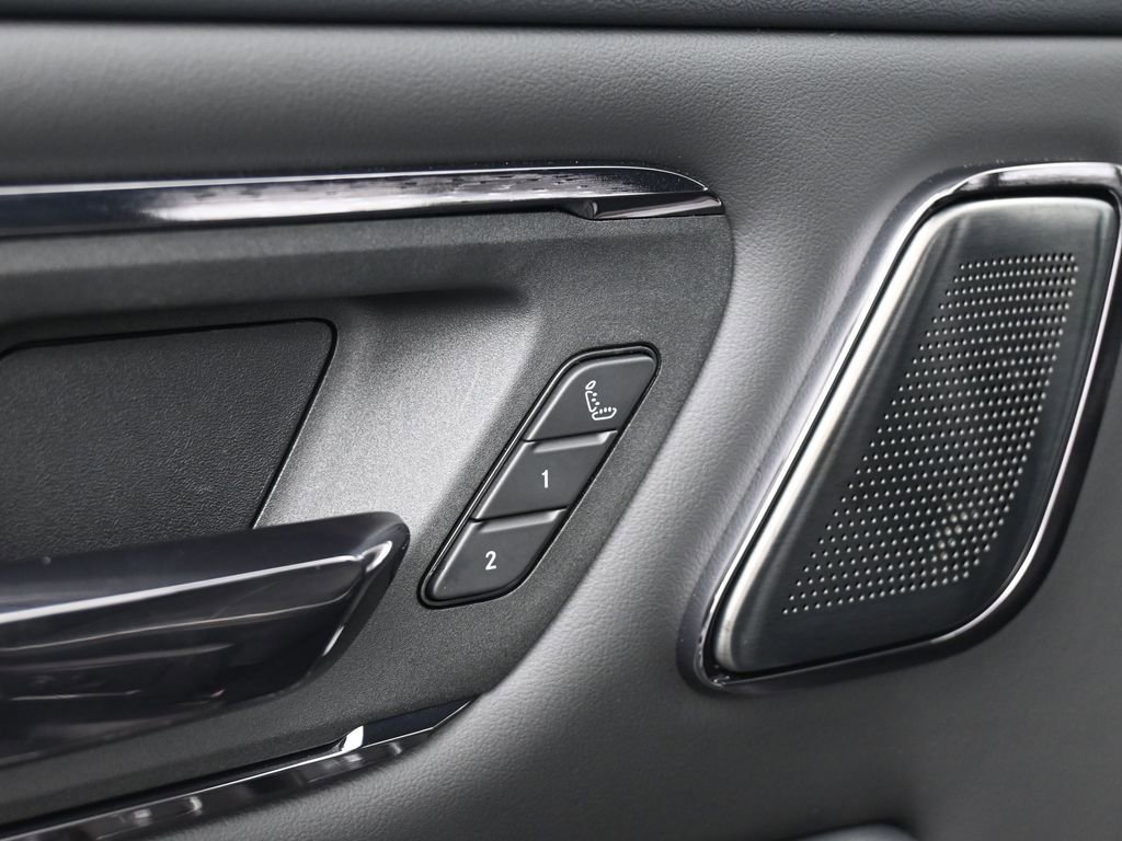 Used 2025 RAM 1500 Limited image 17