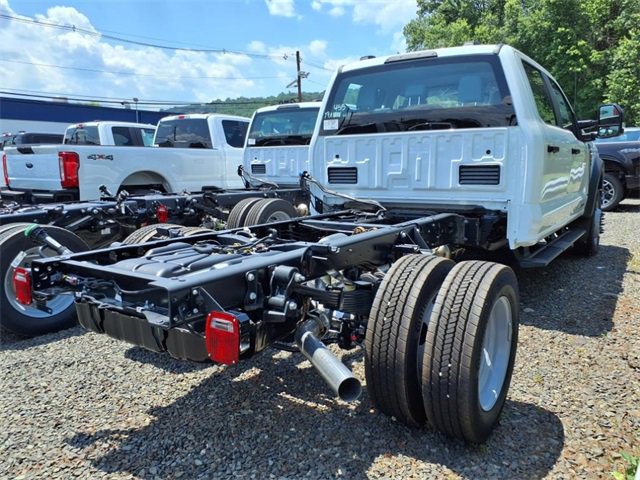 New 2025 Ford F550 4x4 Crew Cab image 4