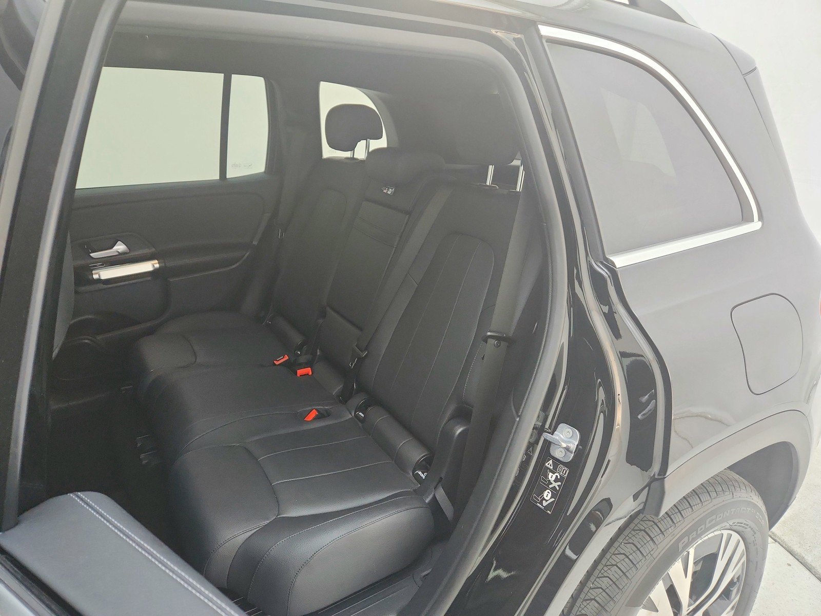 Certified 2024 Mercedes-Benz GLB 250 image 27