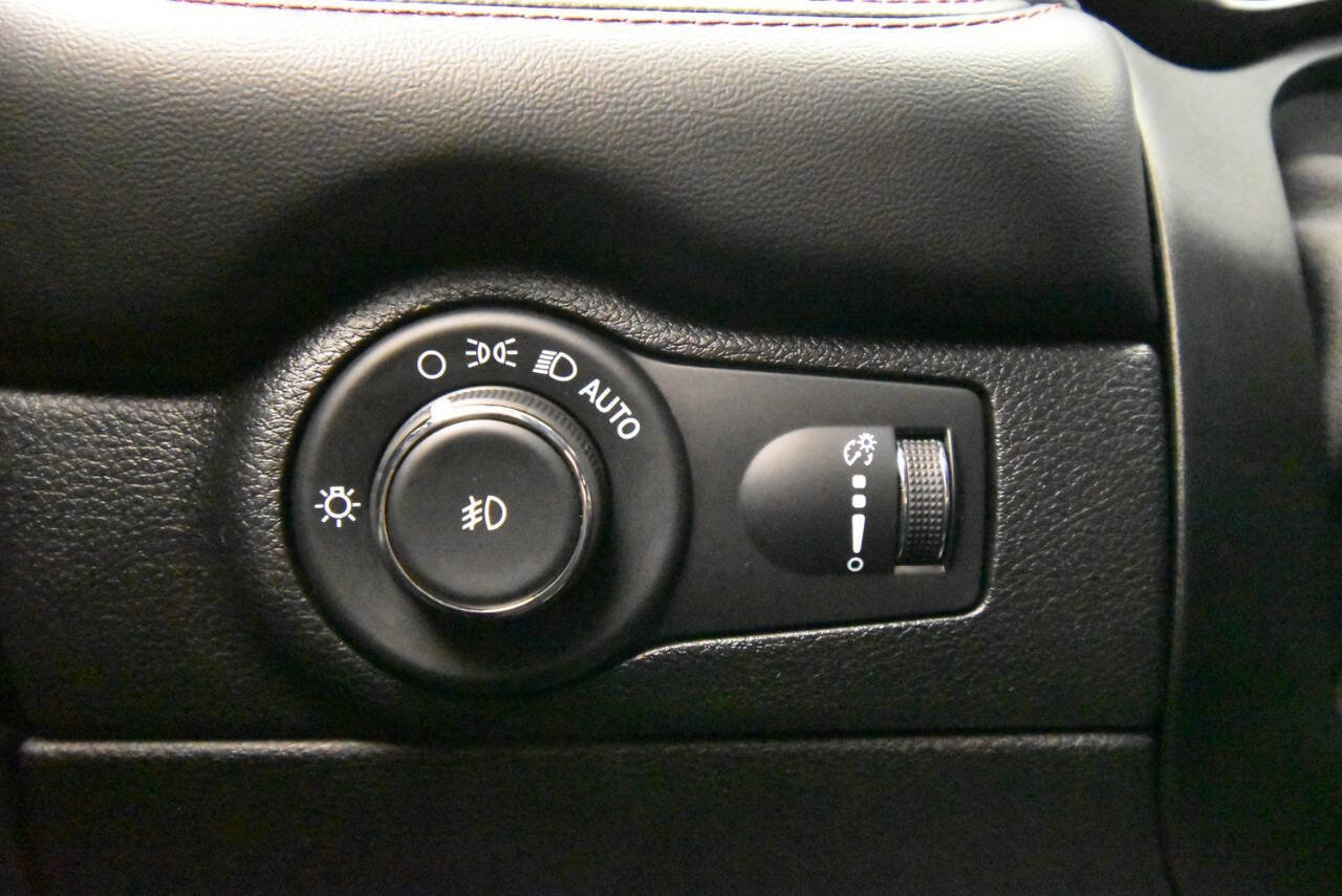 Used 2022 Dodge Durango R/T w/ Blacktop Package image 31