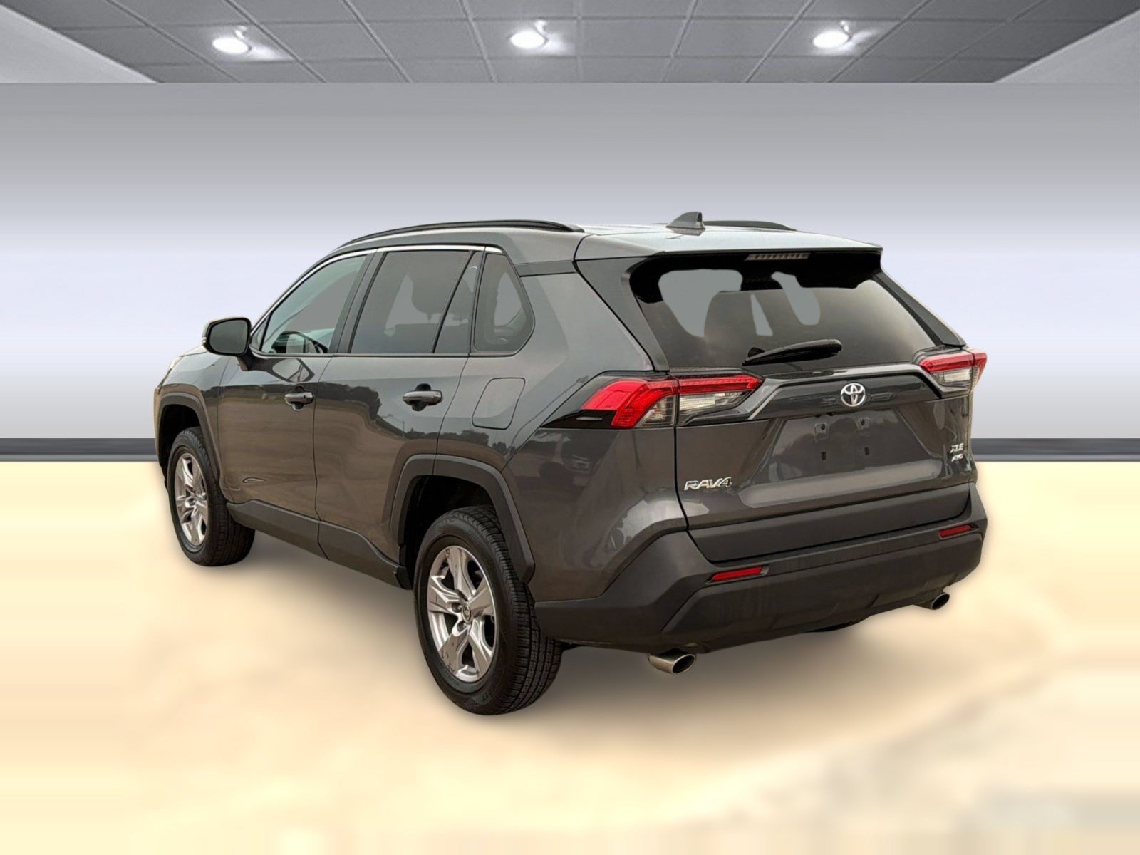 Used 2025 Toyota RAV4 XLE AWD/4WD image 3