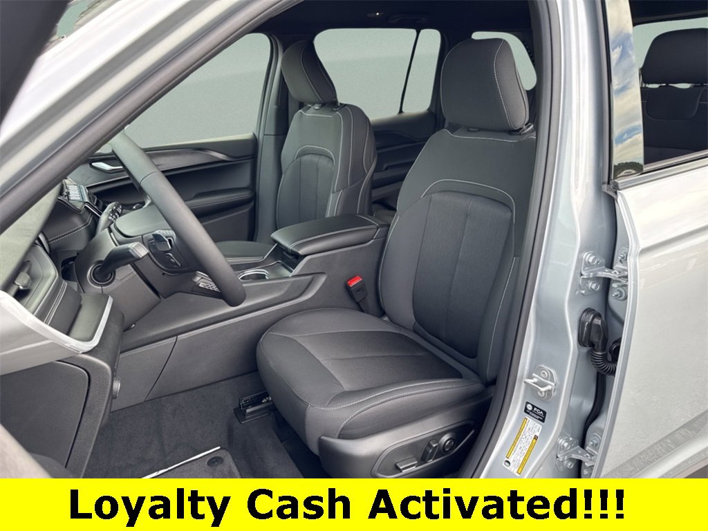 New 2025 Jeep Grand Cherokee Laredo w/ Trailer Tow Package image 10