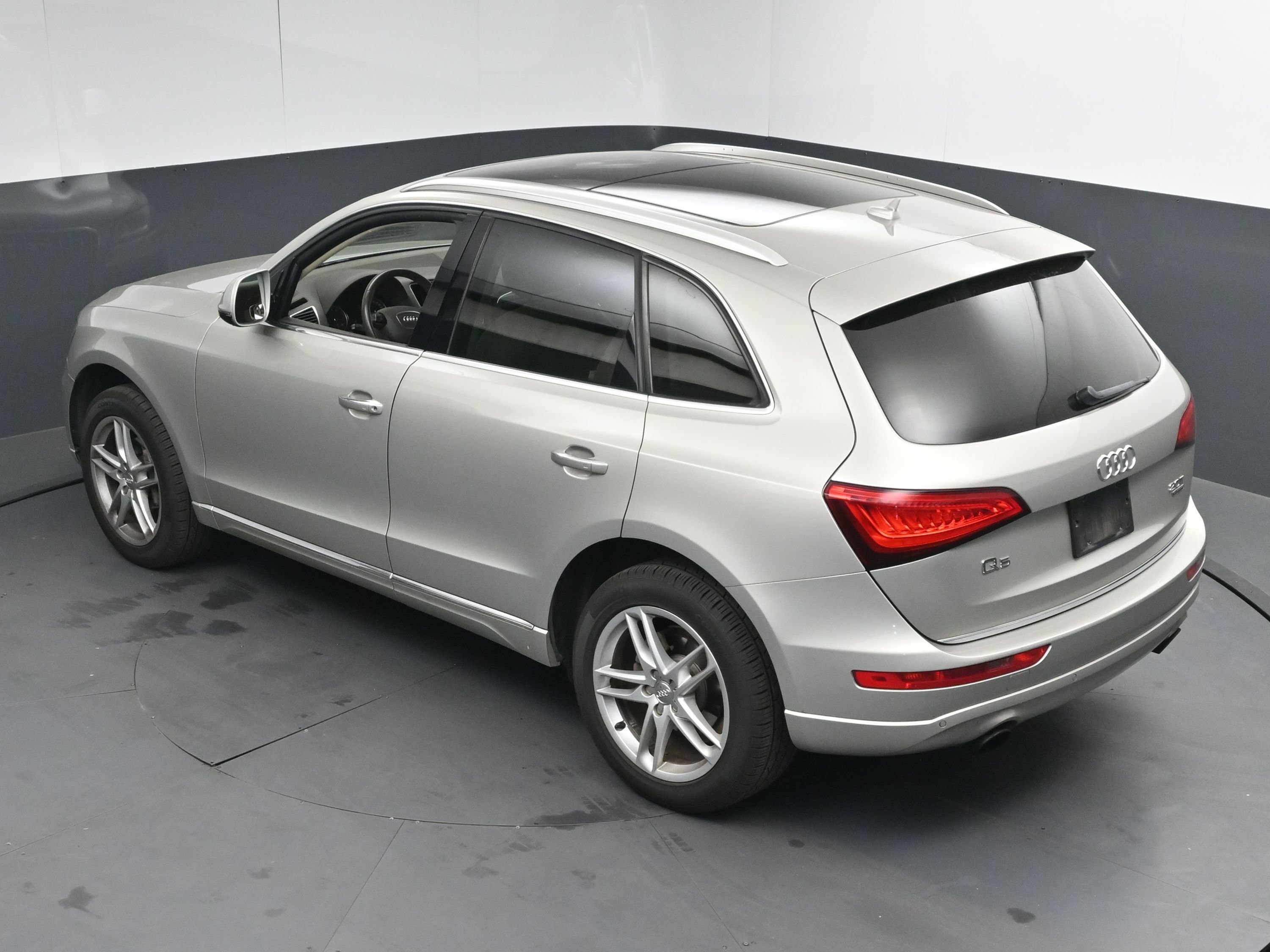 Used 2016 Audi Q5 2.0T Premium Plus w/ Technology Package image 35