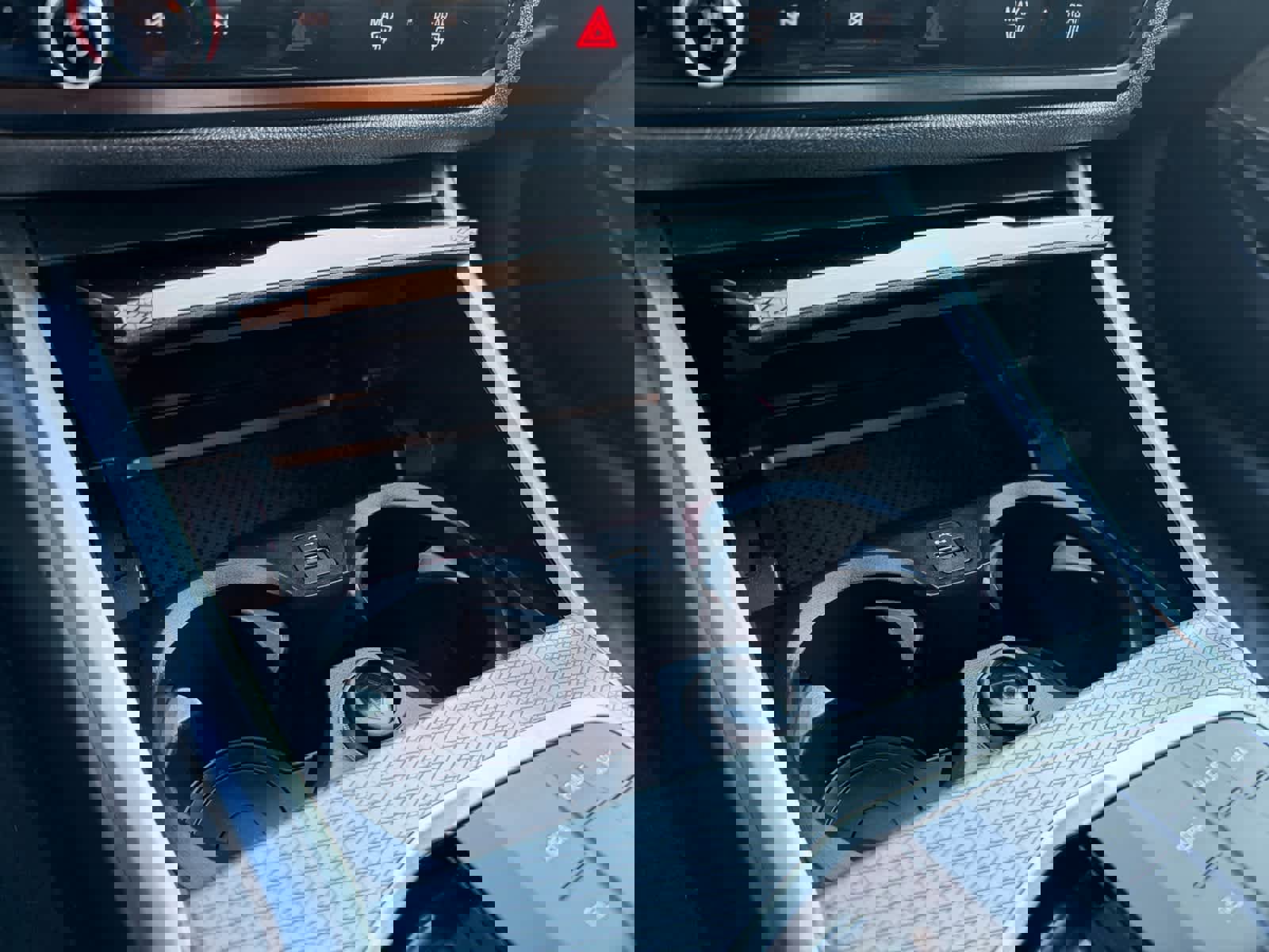 Used 2023 BMW 330i xDrive Sedan w/ M Sport Package image 31