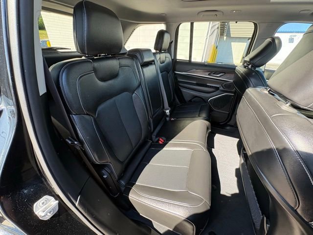 Used 2022 Jeep Grand Cherokee Limited 4xe w/ Luxury Tech Group II AWD/4WD image 34