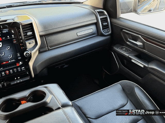 Used 2021 RAM 1500 Laramie AWD/4WD image 18