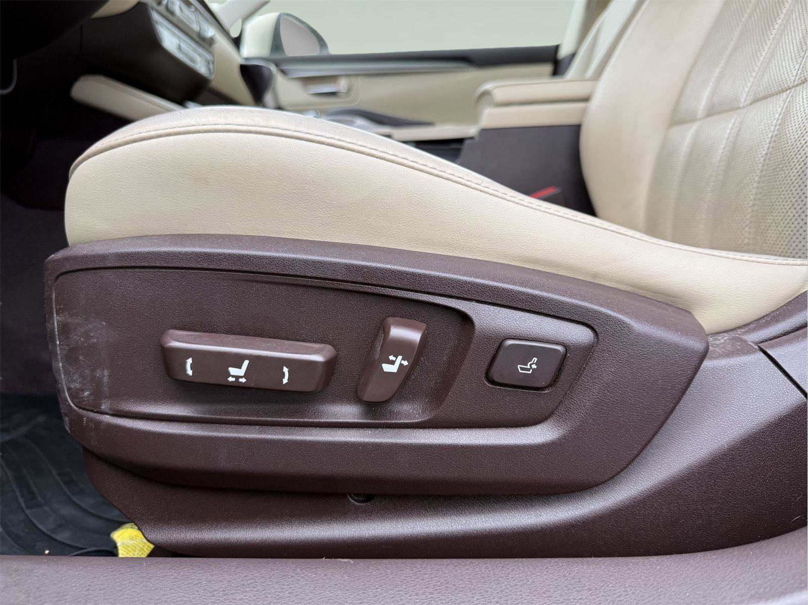 Used 2016 Lexus ES 350 w/ Luxury Package w/Wood Trim FWD image 10