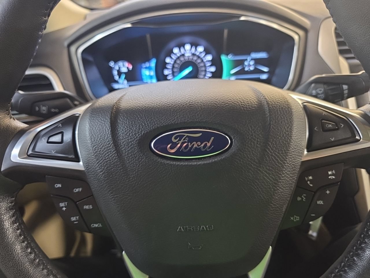 Used 2016 Ford Fusion SE w/ Equipment Group 202A FWD image 23