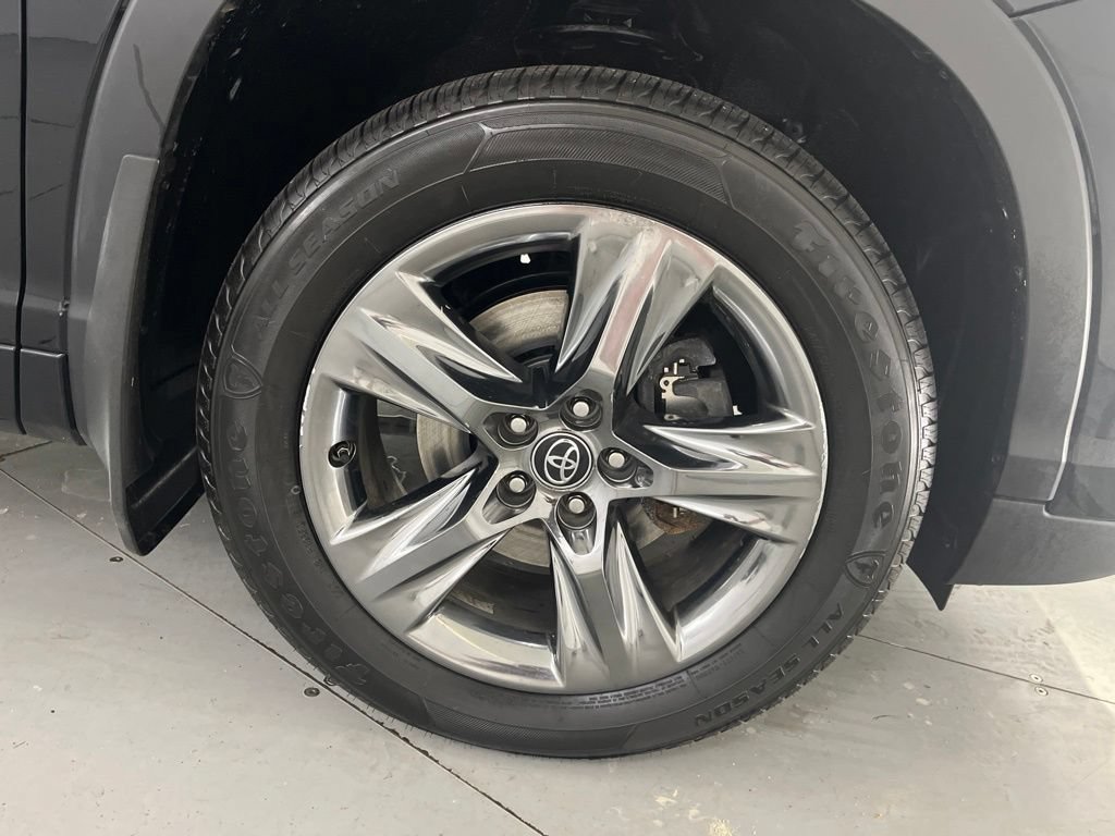 Used 2019 Toyota Highlander Limited AWD/4WD image 17