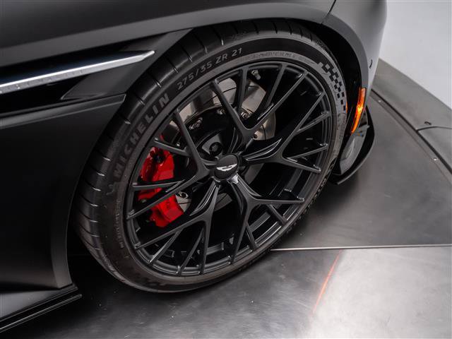 Used 2025 Aston Martin DB12 Convertible RWD image 8
