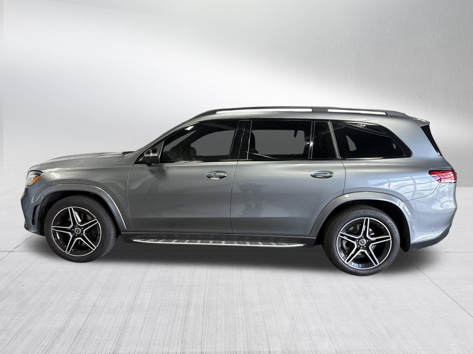 Used 2021 Mercedes-Benz GLS 580 4MATIC image 4