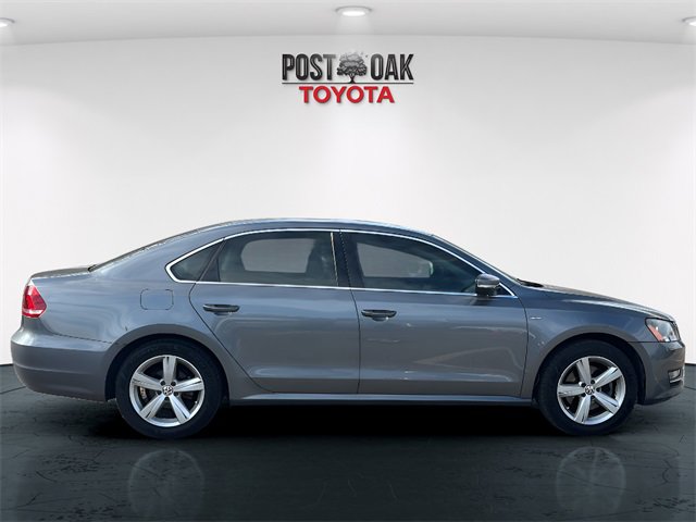 Used 2015 Volkswagen Passat 1.8T Limited Edition image 8