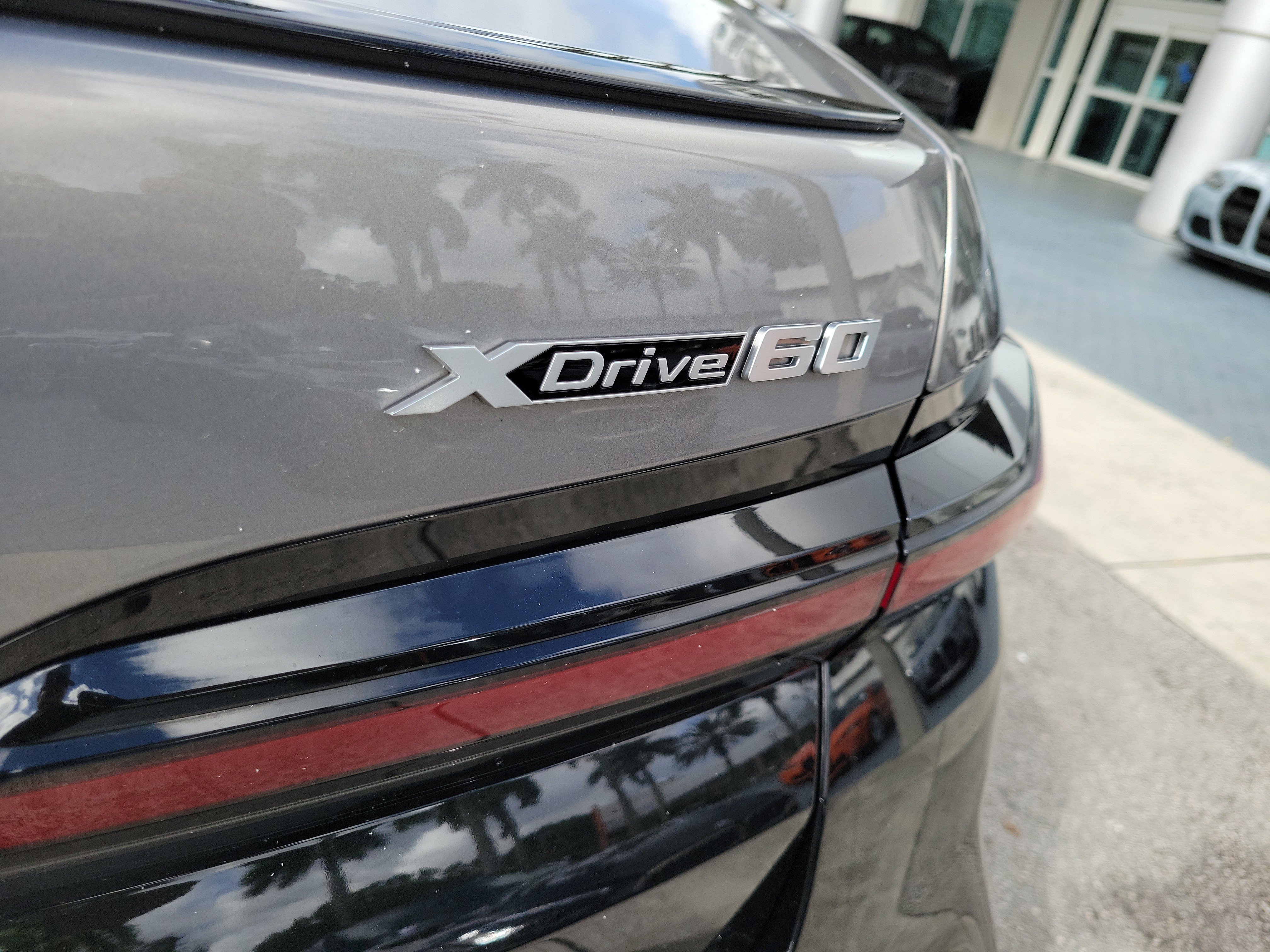 Certified 2024 BMW i7 xDrive60 AWD/4WD image 5