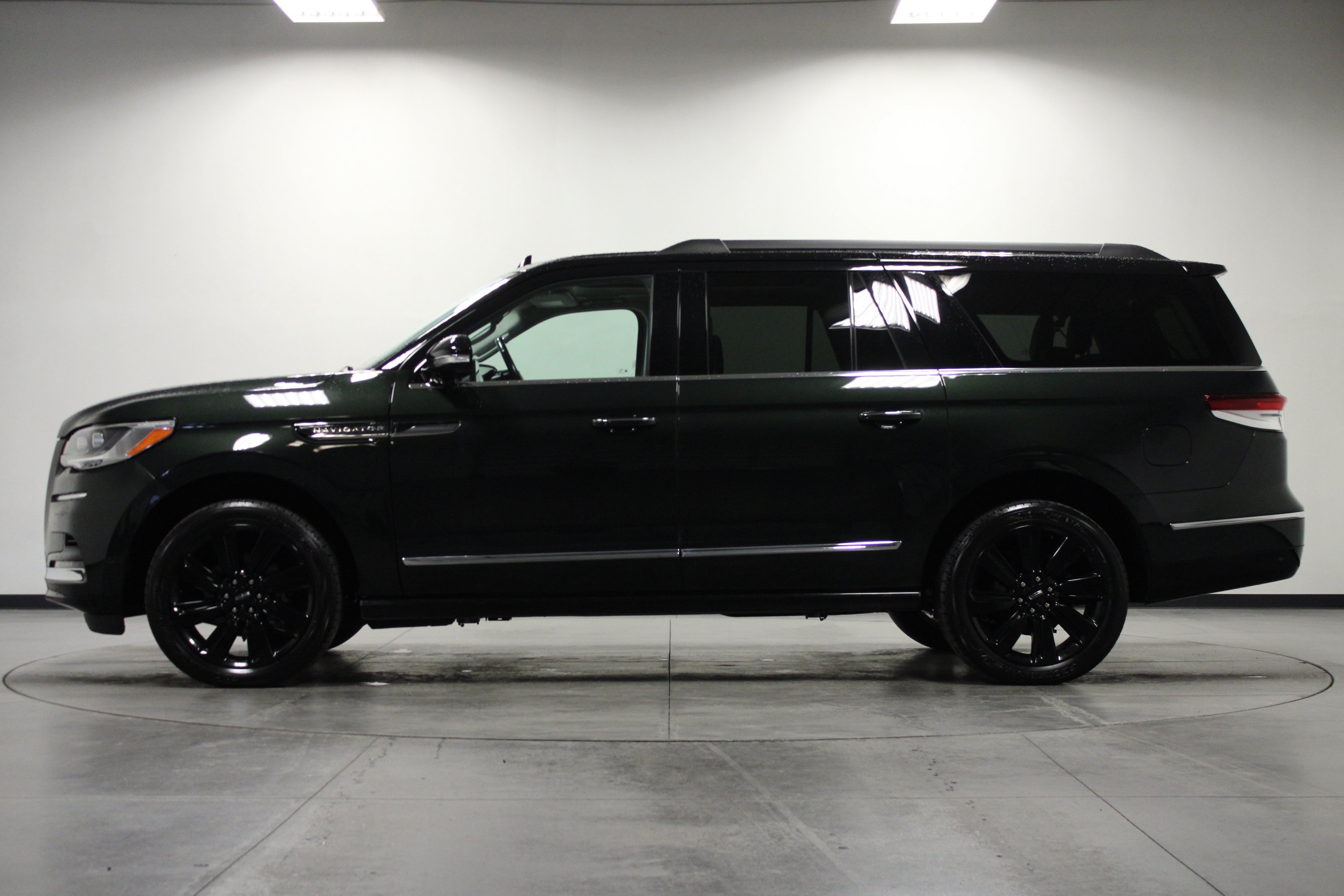 Used 2022 Lincoln Navigator L Black Label AWD/4WD image 7