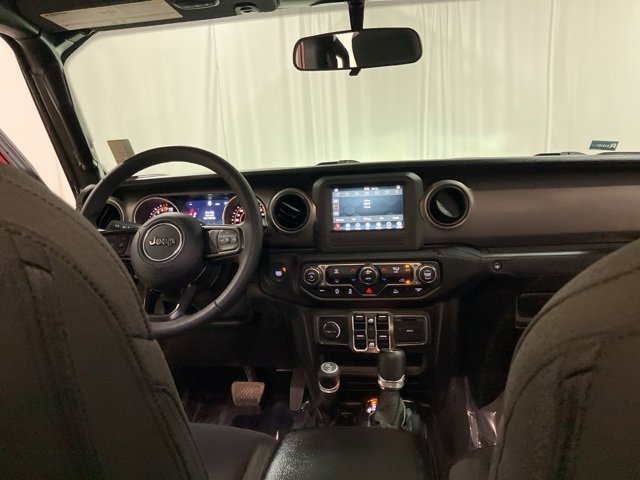 Used 2021 Jeep Gladiator Willys image 27