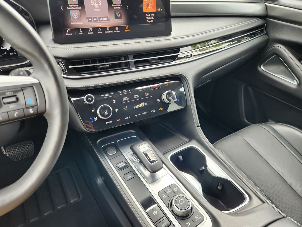 Used 2023 INFINITI QX60 Luxe w/ Vision Package AWD/4WD image 29