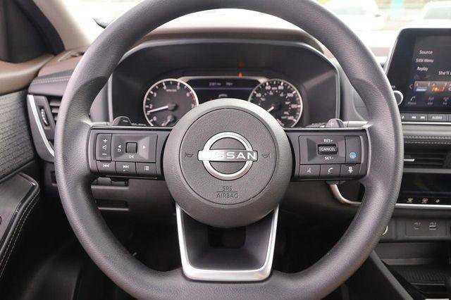 Used 2023 Nissan Rogue SV image 10