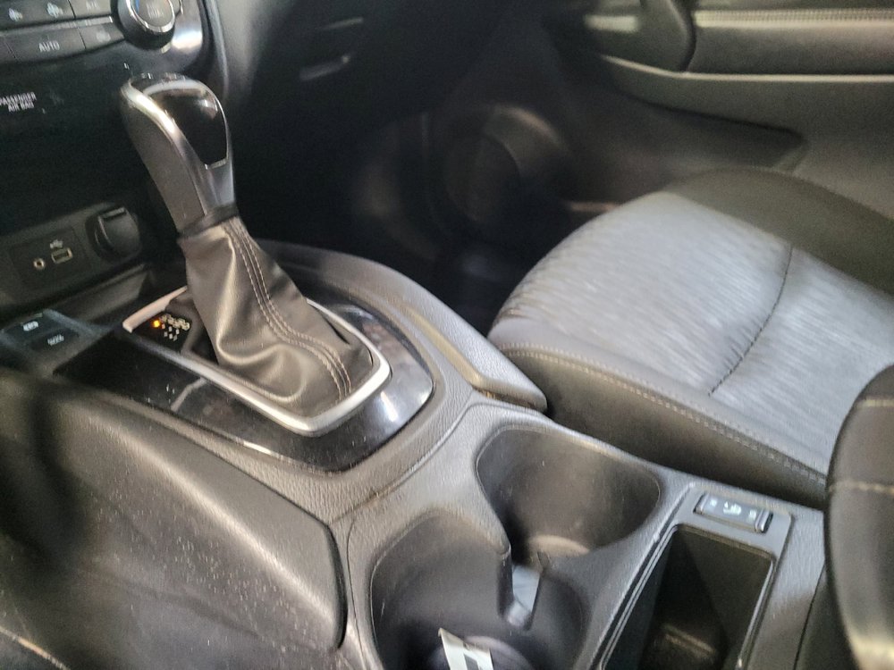 Used 2019 Nissan Rogue SV w/ Premium Package FWD image 26