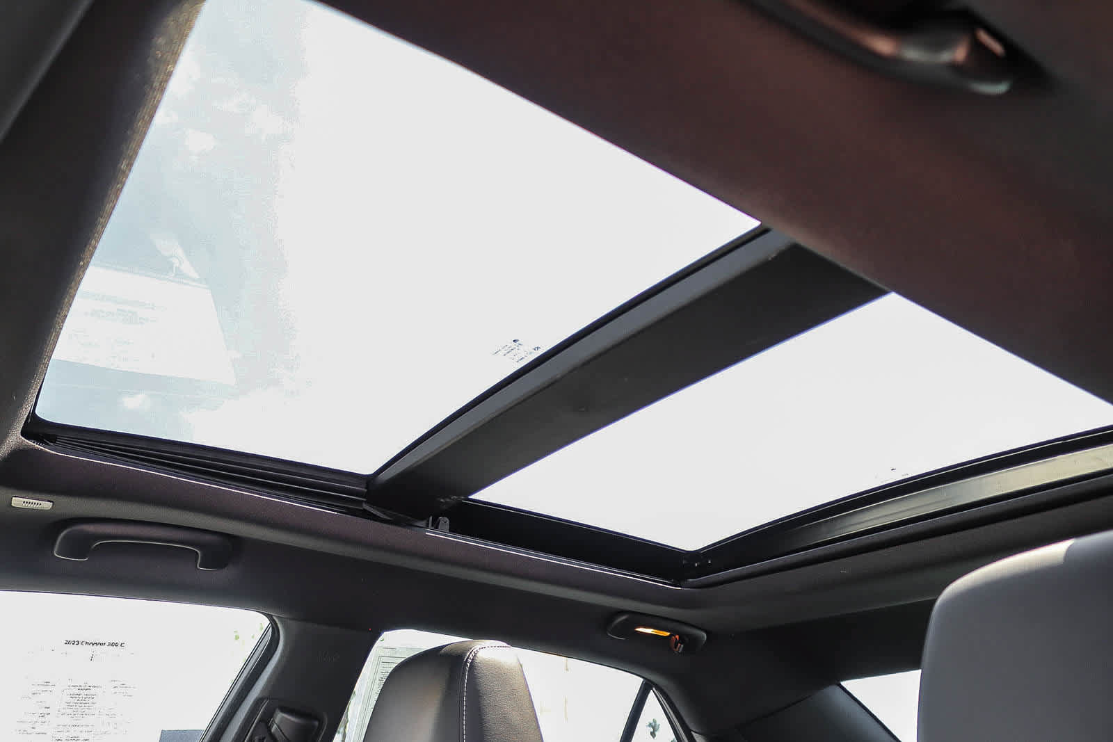 Used 2023 Chrysler 300 C RWD image 25