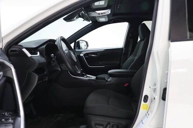 Used 2022 Toyota RAV4 SE w/ Convenience Package AWD/4WD image 18