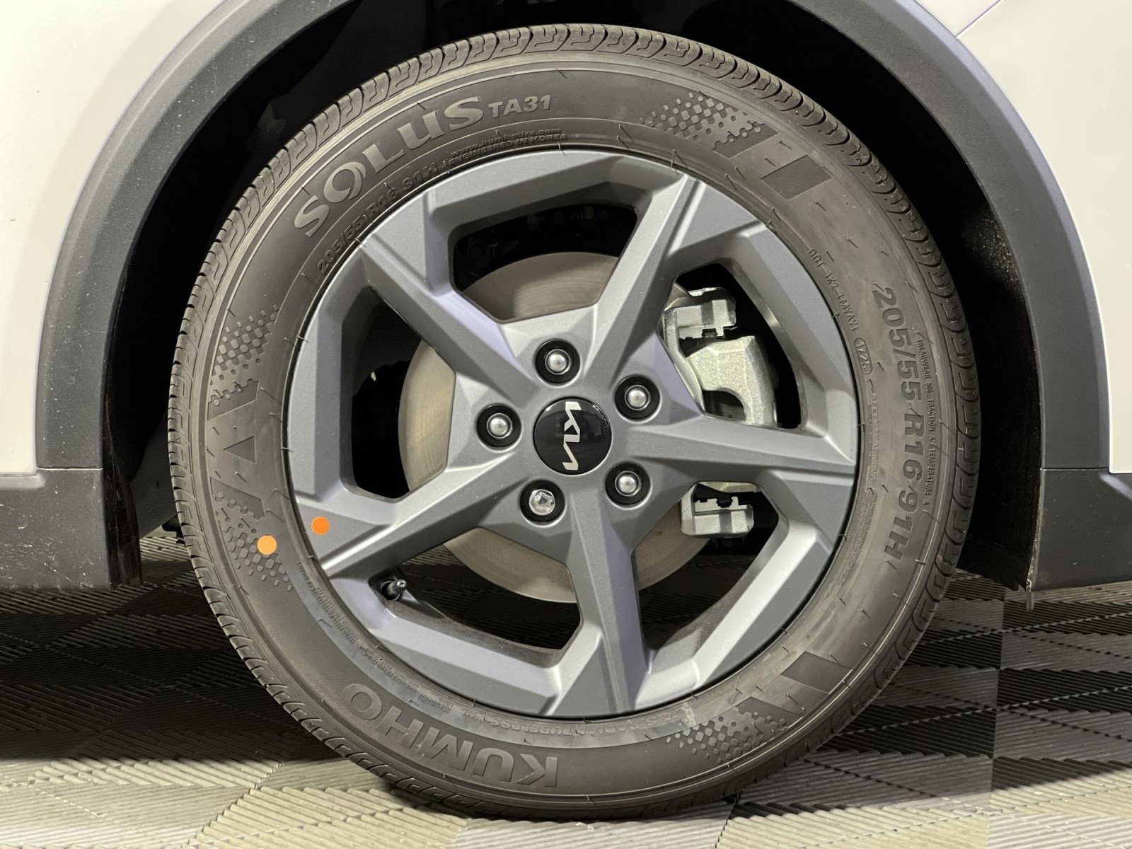 New 2025 Kia K4 LXS image 10