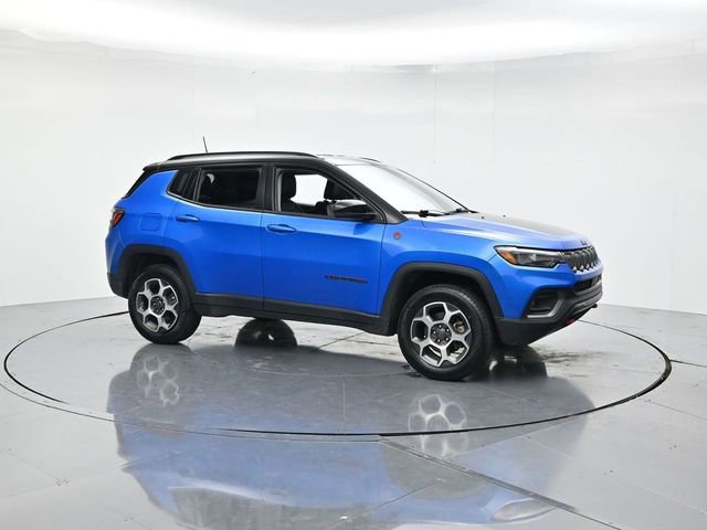 Used 2022 Jeep Compass Trailhawk w/ Trailhawk Elite Group AWD/4WD image 3