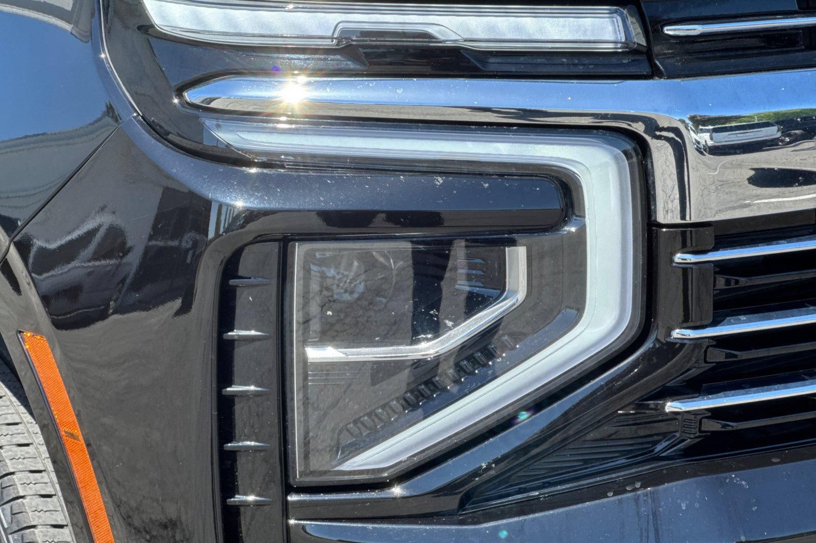 Used 2025 Chevrolet Suburban LT RWD image 45